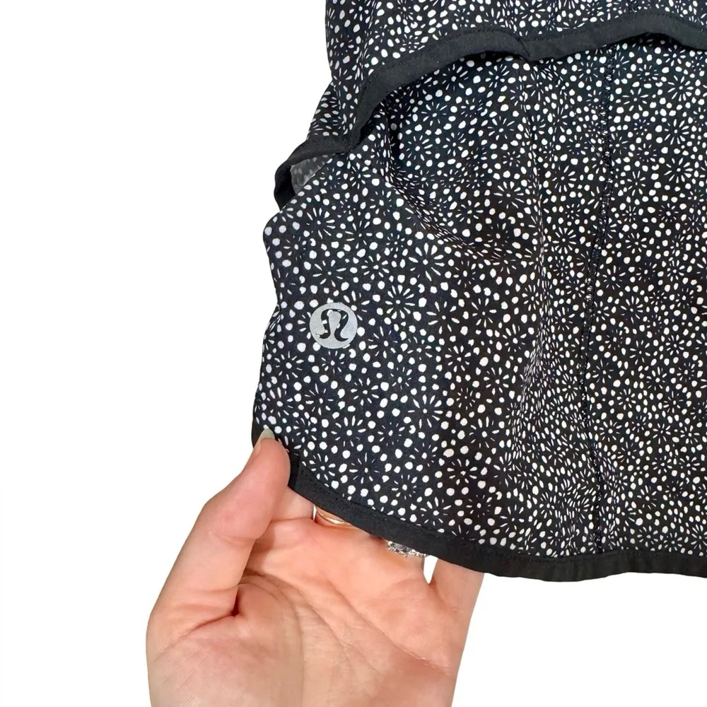 Lululemon Speed Short 4-way Stretch 2.5" Freckle Flower Black White/Black W7A19S - Image 11