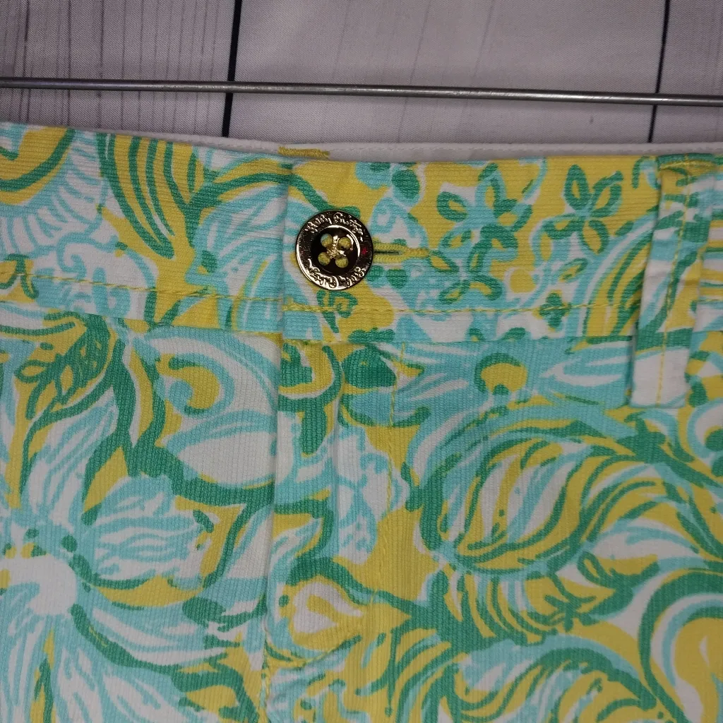Lilly Pultzer Callahan Yellow And Blue Floral Women's Shorts - Image 4