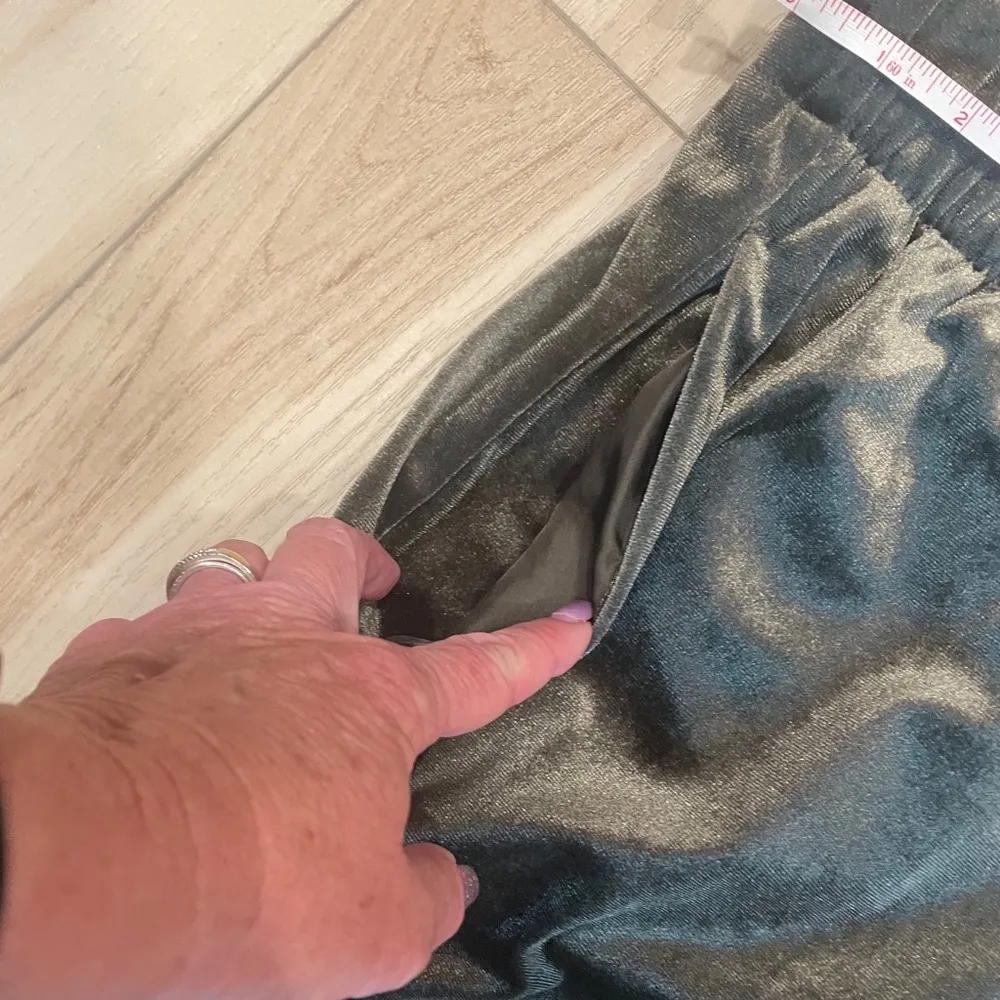 Velvet Gap Women's Pants Green Elastic Waist--SIZE Medium--With Pockets (173) - Image 7