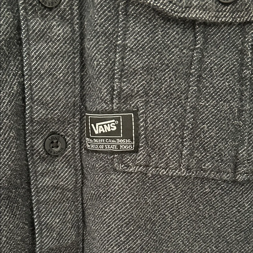 Vans Women’s  Charcoal Button-Down Shirt Size Small - Image 2