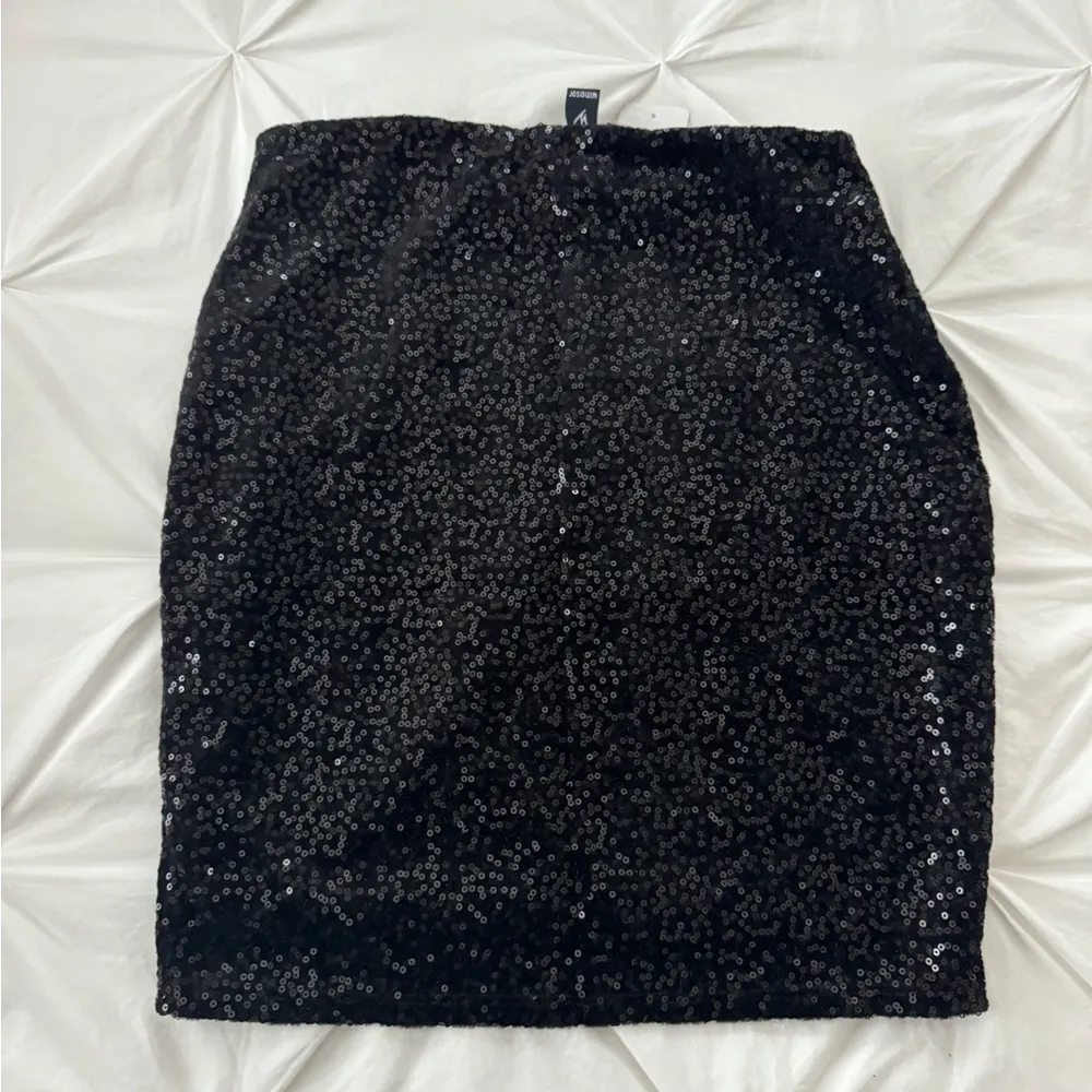 Sequin Mini Skirt - Image 3