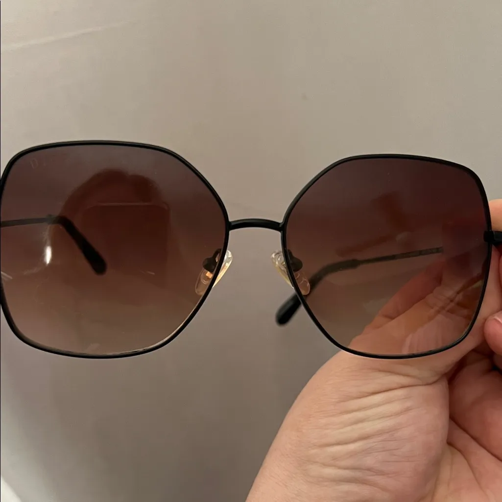 Diff  Eyewear Beatrice 59mm Square Black Brown Gradient Sunglasses - Image 5