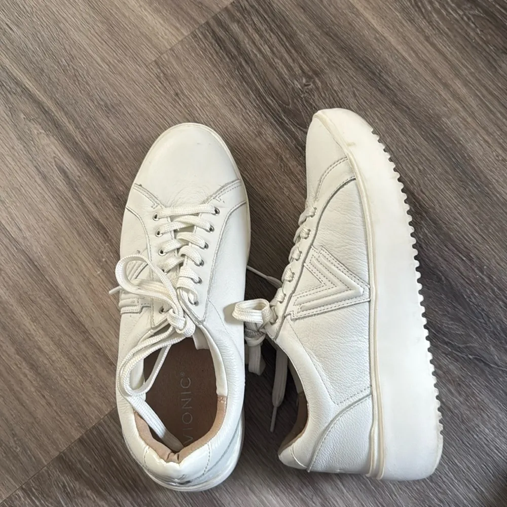 Vionic Kearny Lace Up Platform Sneaker 8.5 White Platform Leather Athletic Shoes - Image 3