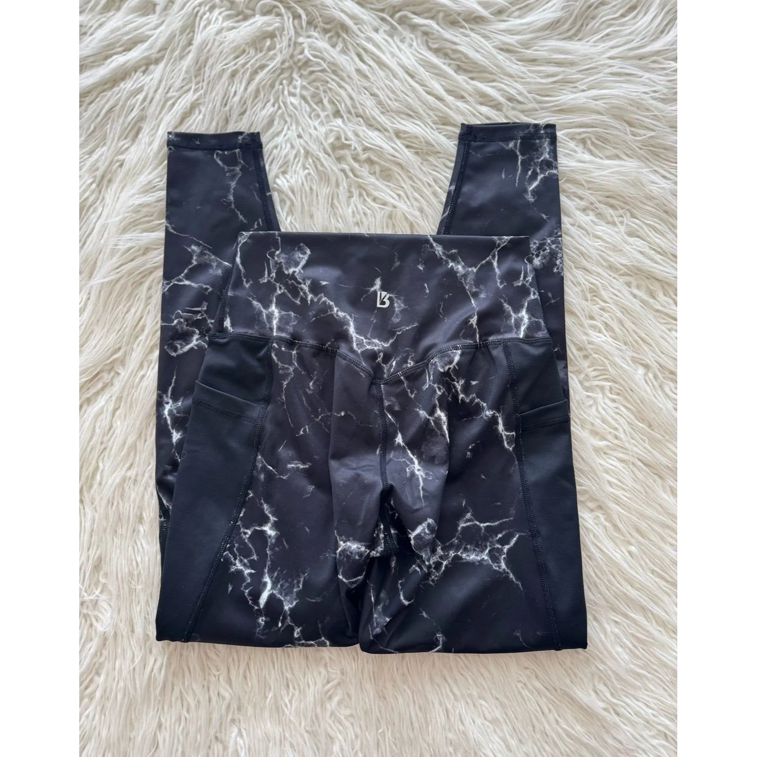 Buff bunny Limitless Leggings Black Marble Size Small - Image 6