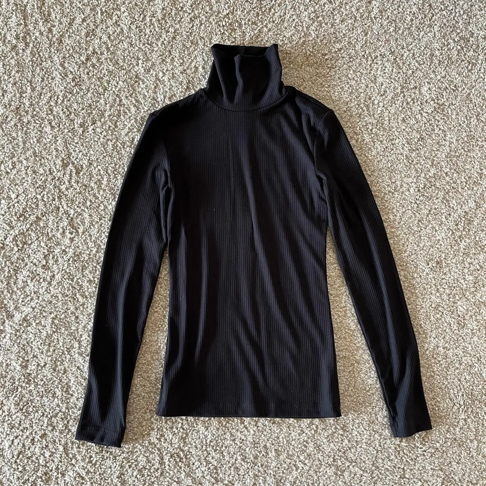 Black ribbed turtleneck top - Image 2