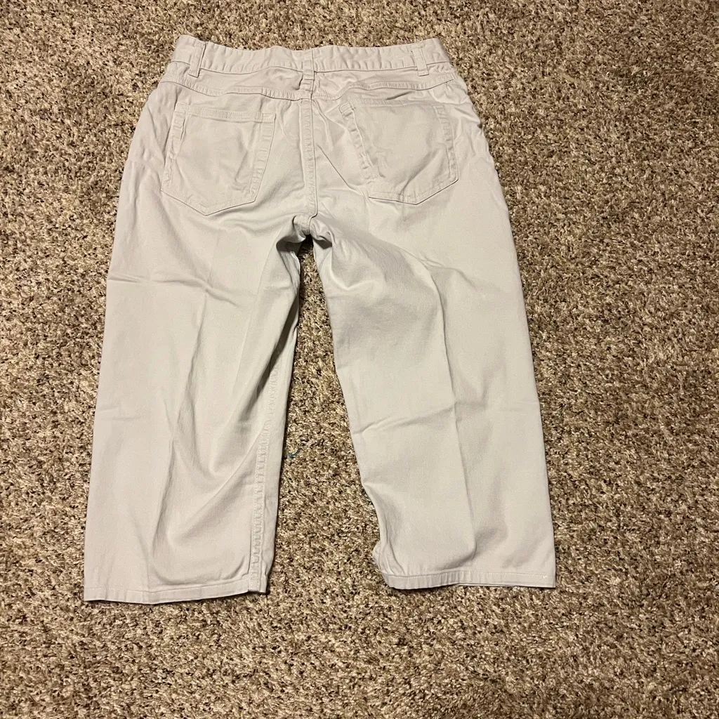 Cherokee Capri pants ❤️ - Image 2