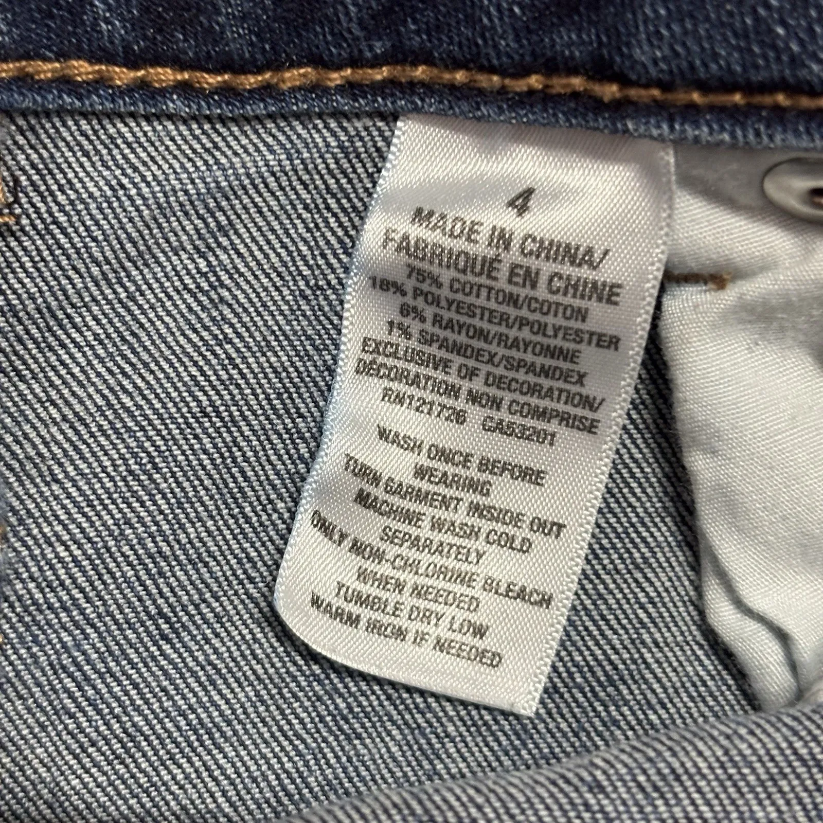 Aeropostale Aero‎ Distressed Rolled Raw Cuff Midi Denim Jean Shorts Sz 4 - Image 7