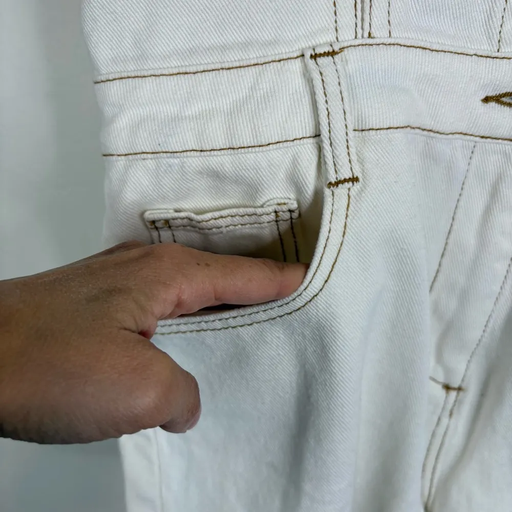 Le Lis Ivory White Denim Button Down Romper Size Small - Image 3