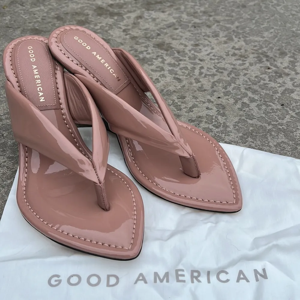 Good American
Clear Block Heel Thong Sandals - Image 2
