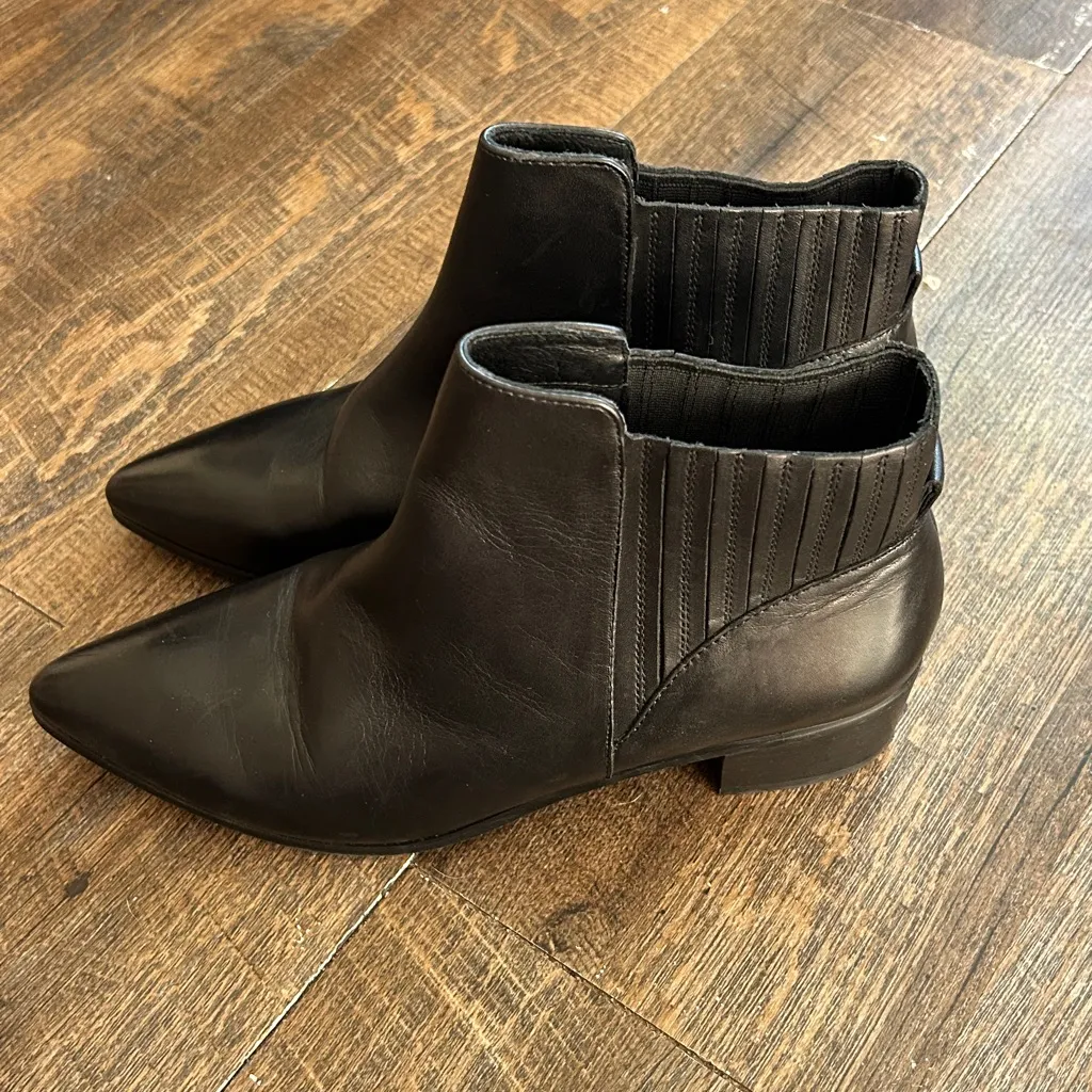 Halogen Ankle Boots Black Leather Pointy Toe Pull On Block Heel Size 7.5M - Image 3