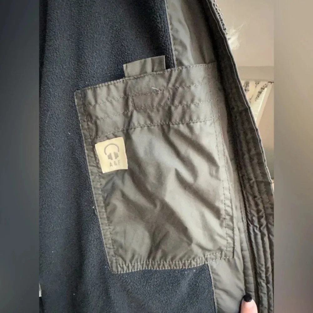 Vintage Abercrombie & Fitch Grey Puffer Y2K Winter Coat Jacket Faux Fur Size S - Image 6