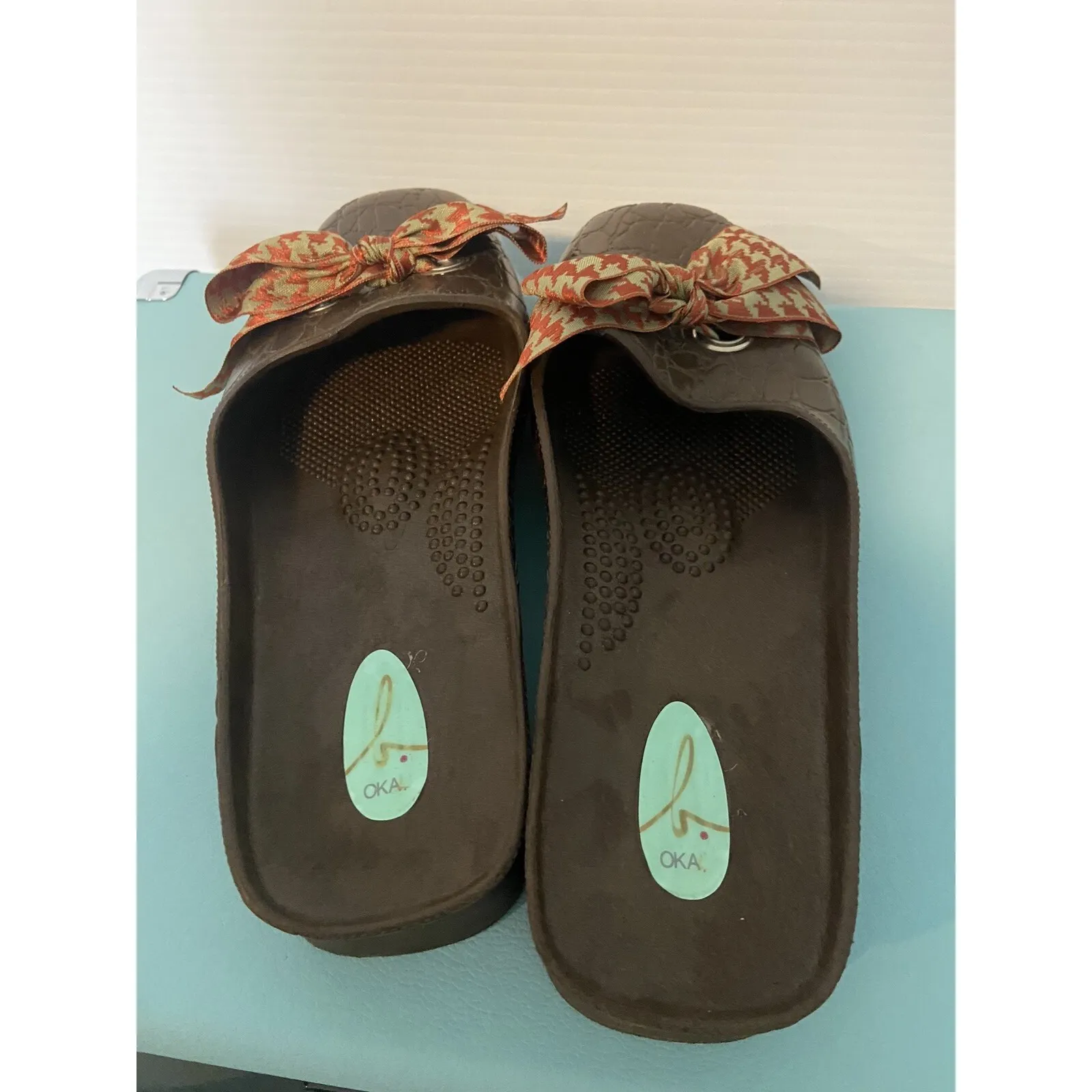 Oka b‎ Womens M (8) Brown Green Bow Snake Skin Mules Flats Okabashi - Image 3