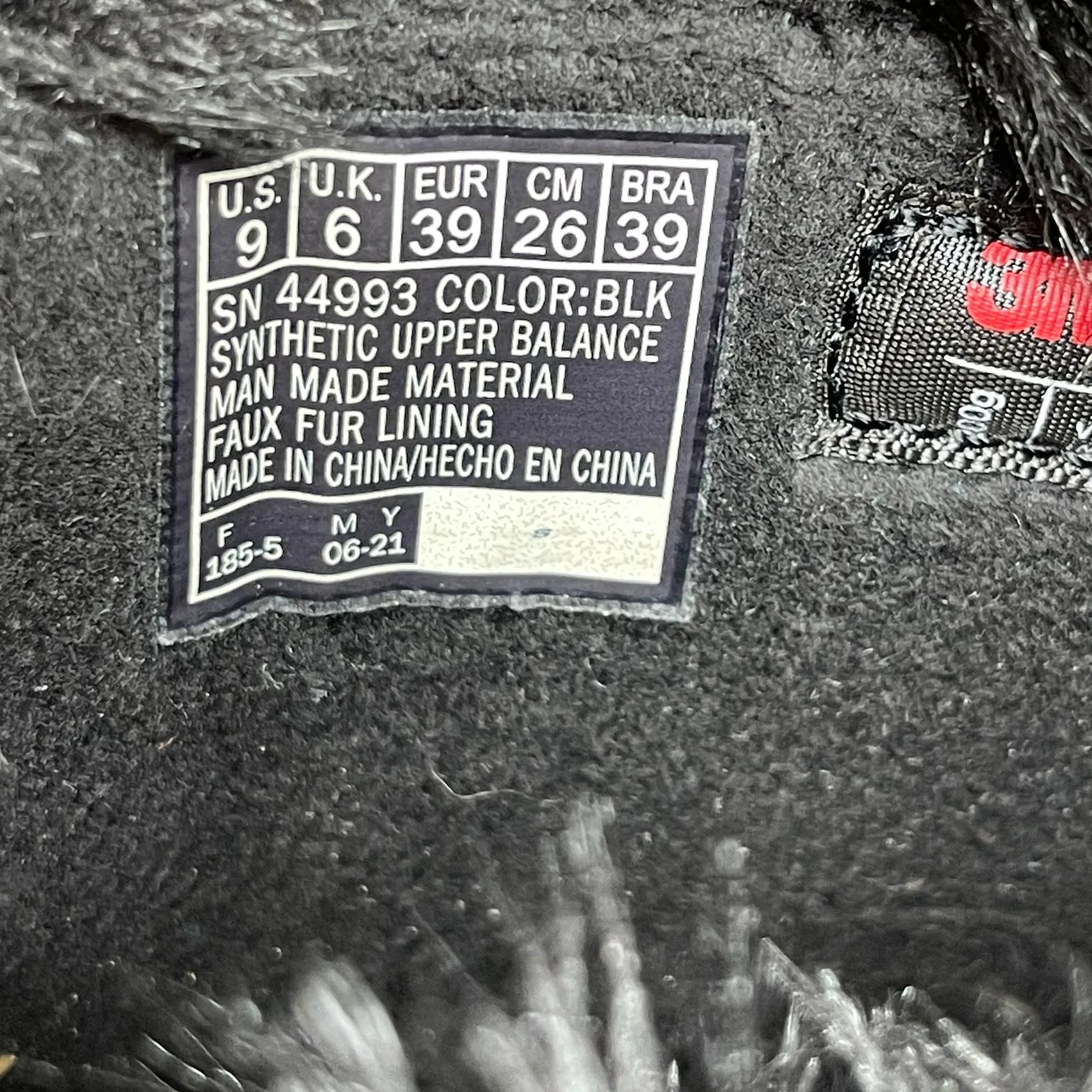 Skechers  women’s Synergy Real Estate Snow Boots sz 9 black quilted waterproof - Image 5