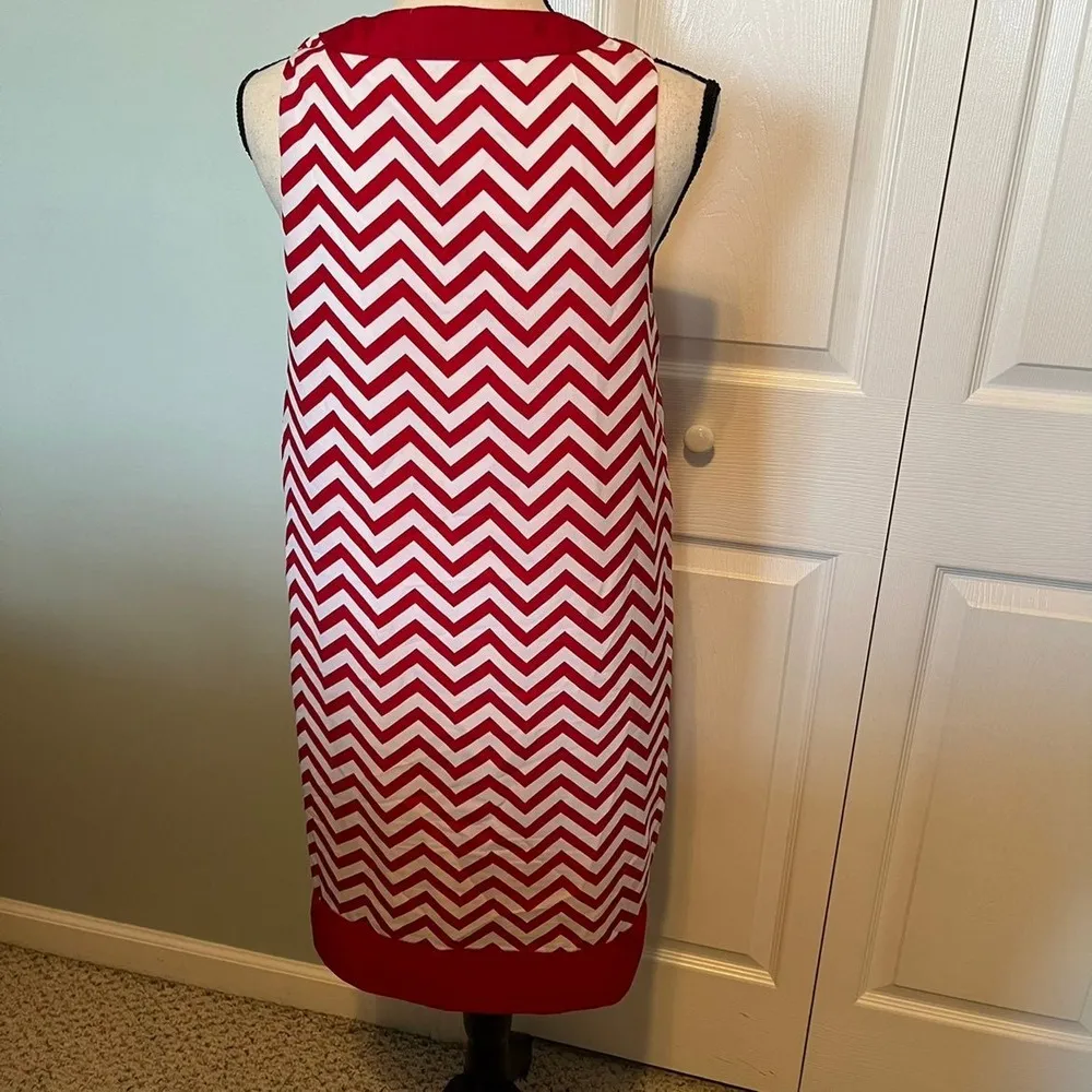 Mud Pie red and white chevron dress women's size medium dress missing belt - Image 4