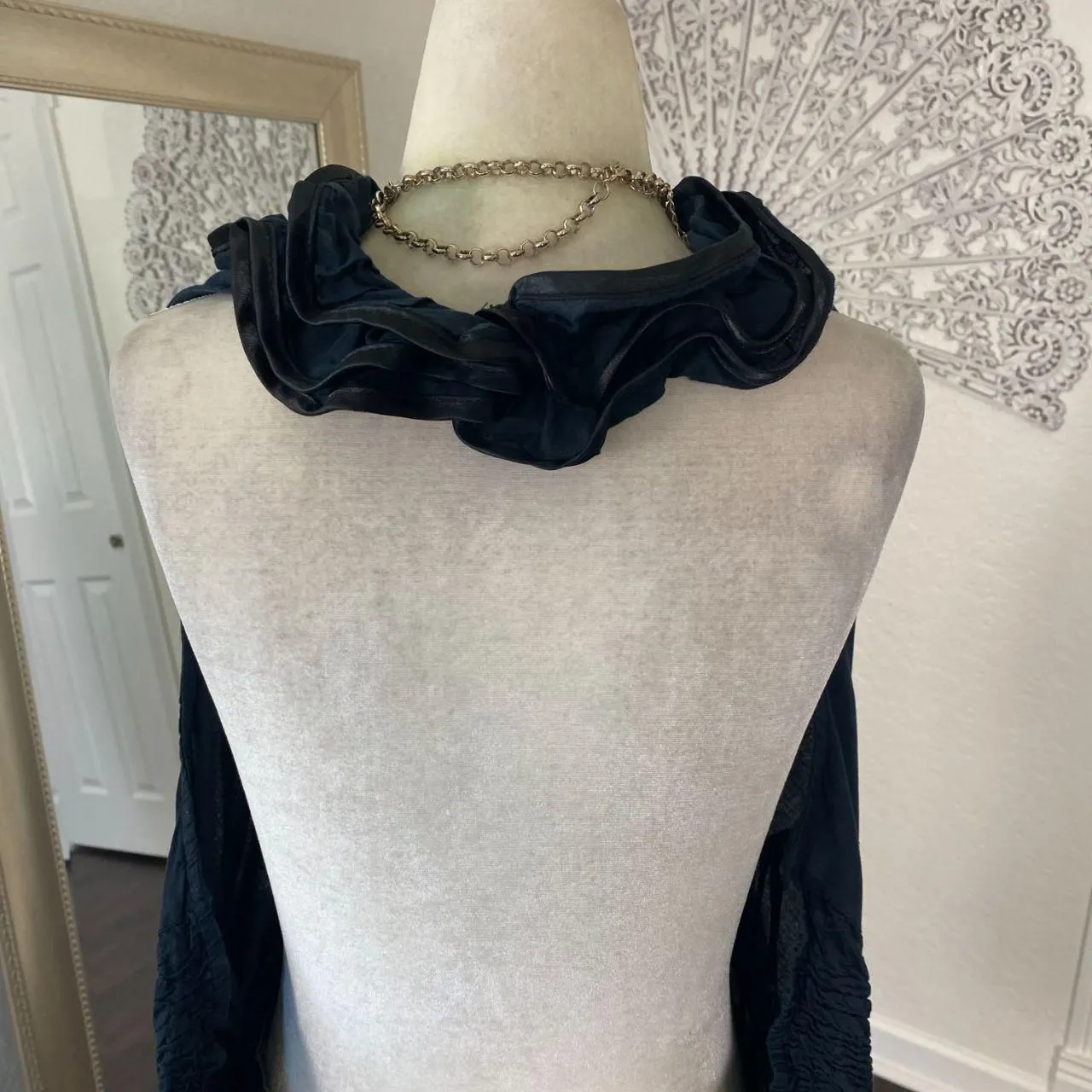 Early 2000's Black Cotton Ruffle Frilly Gothic Halter Top Plus Size 2X / XXL - Image 5