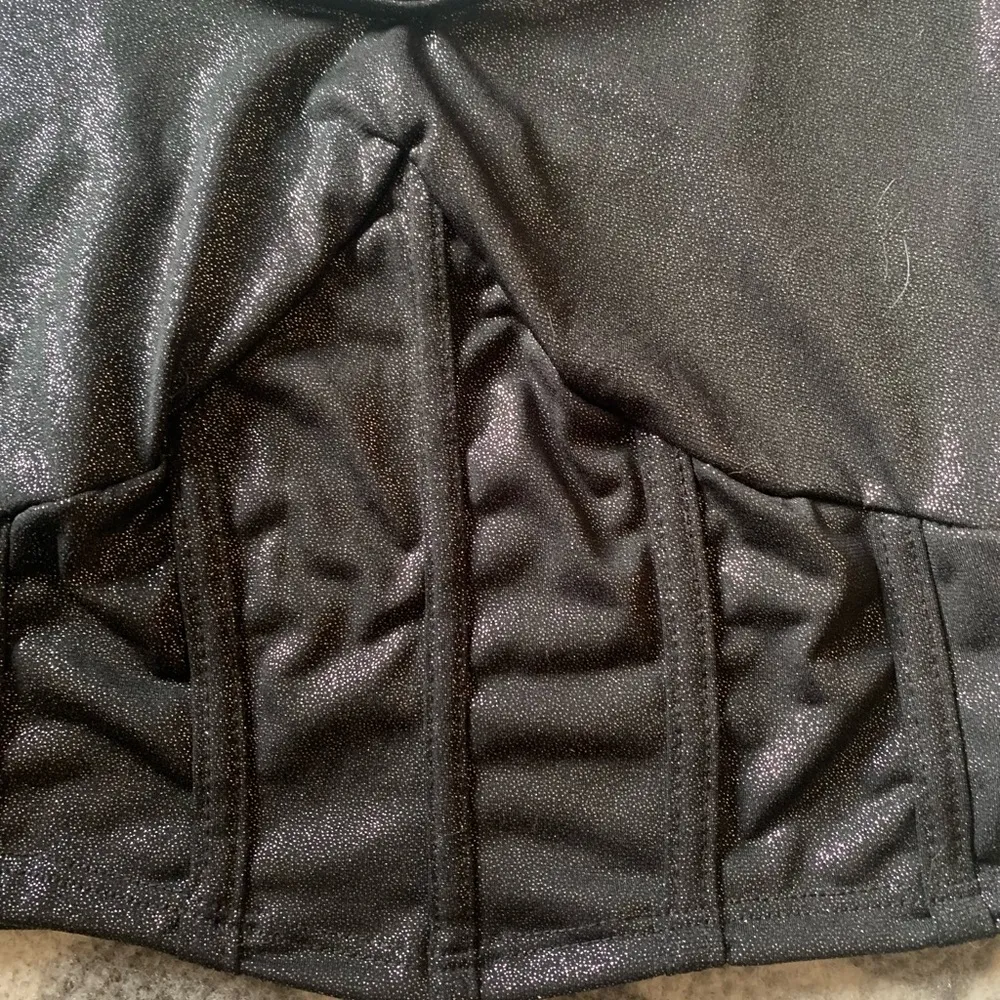 ⭐️Rue 21 Sparkle Gray Crop Top M NWT - Image 2