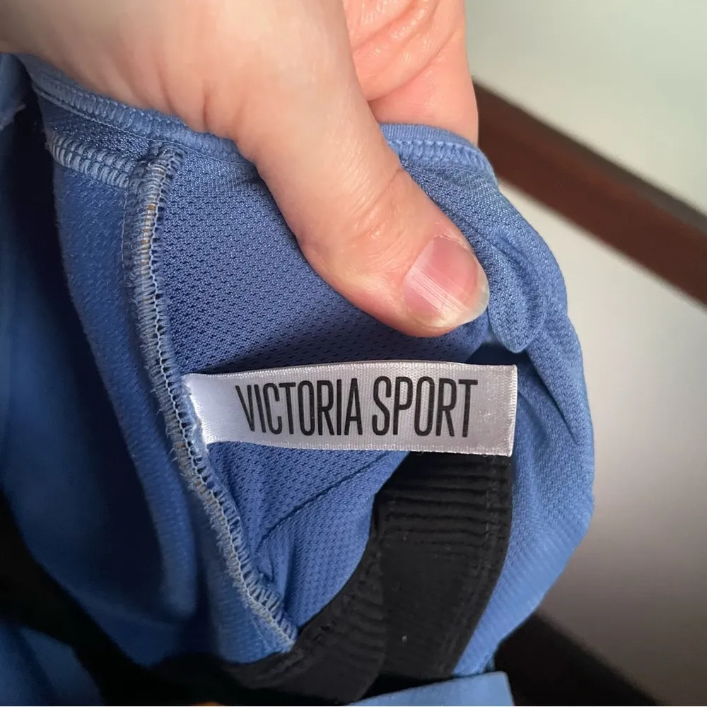 Victoria's Secret Blue and Black Sports Bras with Racerback Design - Image 4