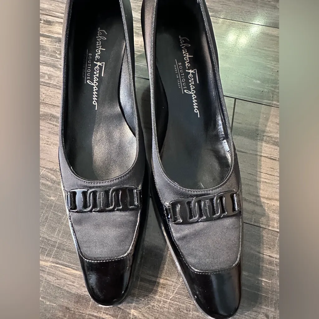 Salvatore Ferragamo size 7.5  Black Pumps Heels Shoes womens Made In Italy‎ - Image 3