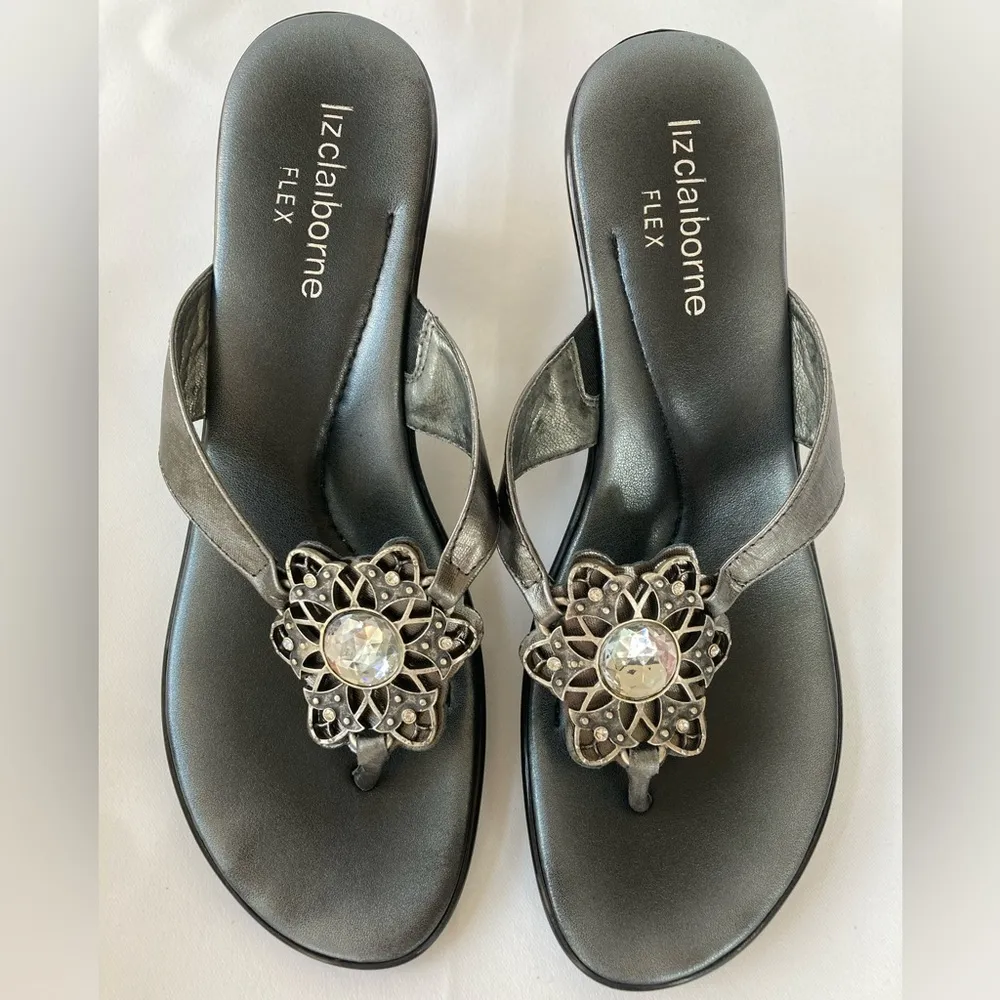 Almost New Liz Claiborne Florence Pewter Silver & Black Leather Heels Sz 8.5 - Image 5