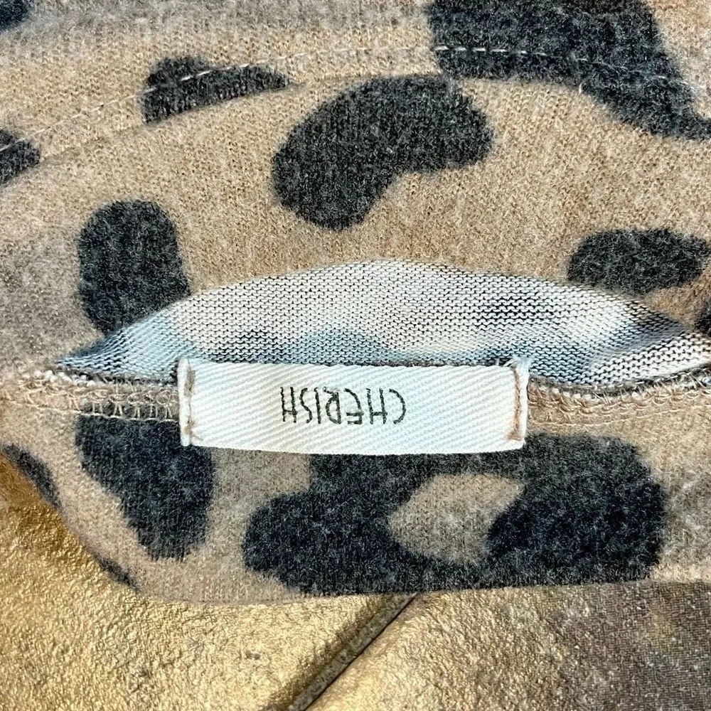 Cherish Women’s Leopard Soft Sweatshirt Medium - Image 8