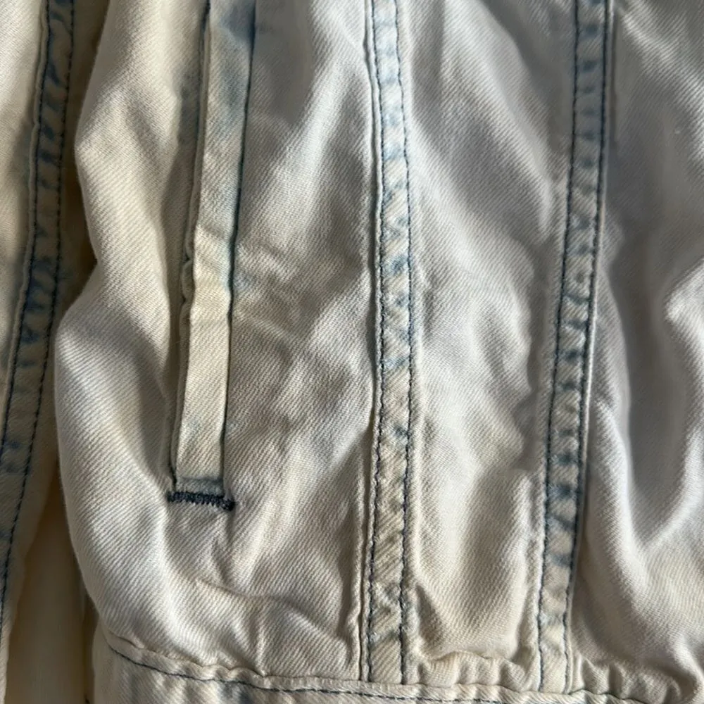 Rag & Bone Women’s Light Wash Denim Jacket Medium - Image 3