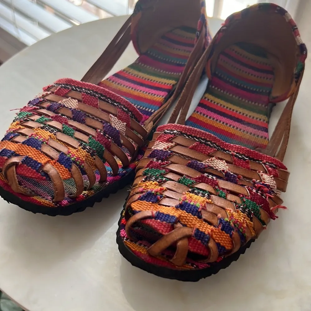 Beautiful Mexican Shoes Size 7 - Image 3