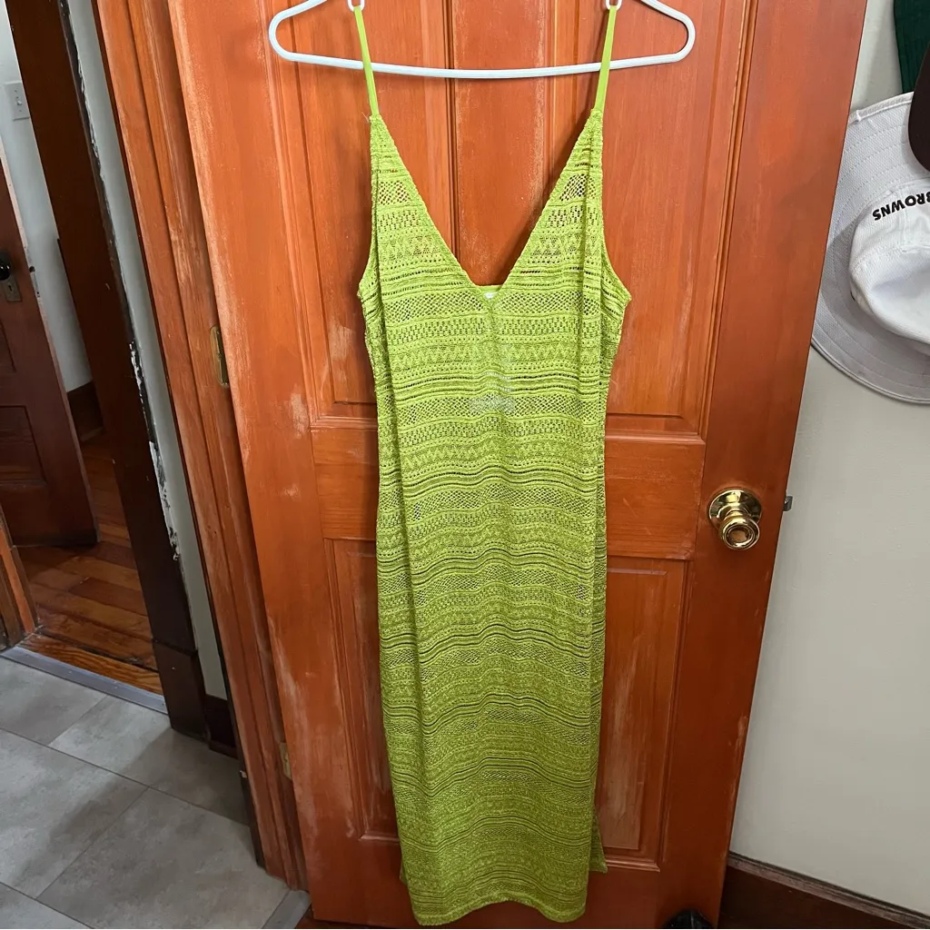 Vibrant Green Knit Midi Dress - Image 4