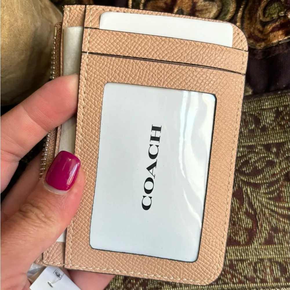 Authentic COACH 1941 scratch resistant crossgrain leather zip card ID w keychain - Image 4