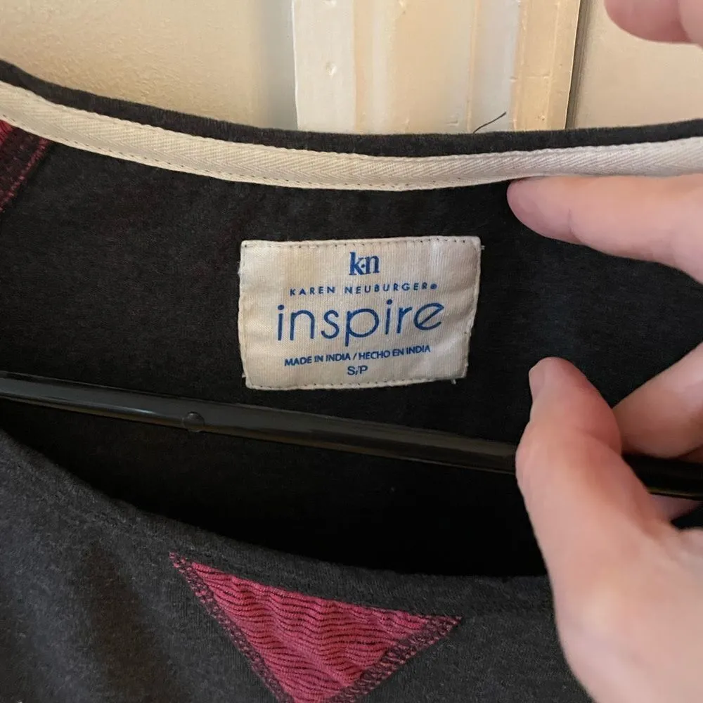 🔵 Karen Neuburger Black & Burgundy Raglan Sleeve Sweatshirt size small Red - Image 4