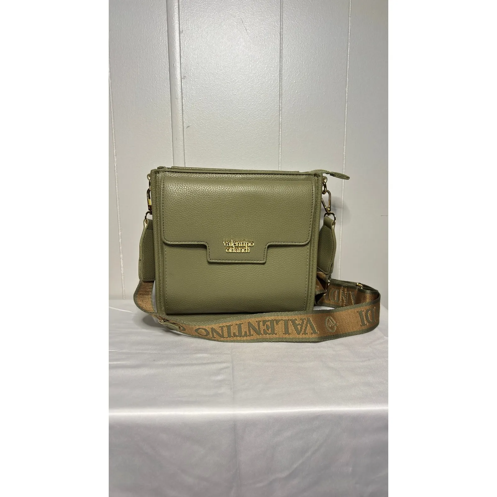 $279 NWOT Valentino Orlandi Olive Green Leather Crossbody Bag w/ Matching Wallet - Image 3