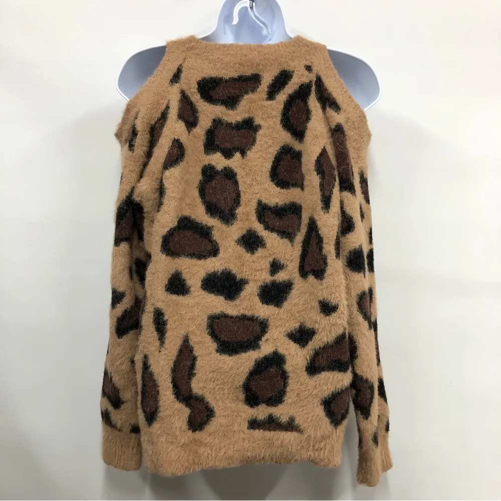 Pink Lily Animal Print Cold Shoulder Sweater womens Large very soft cheetah - Image 2