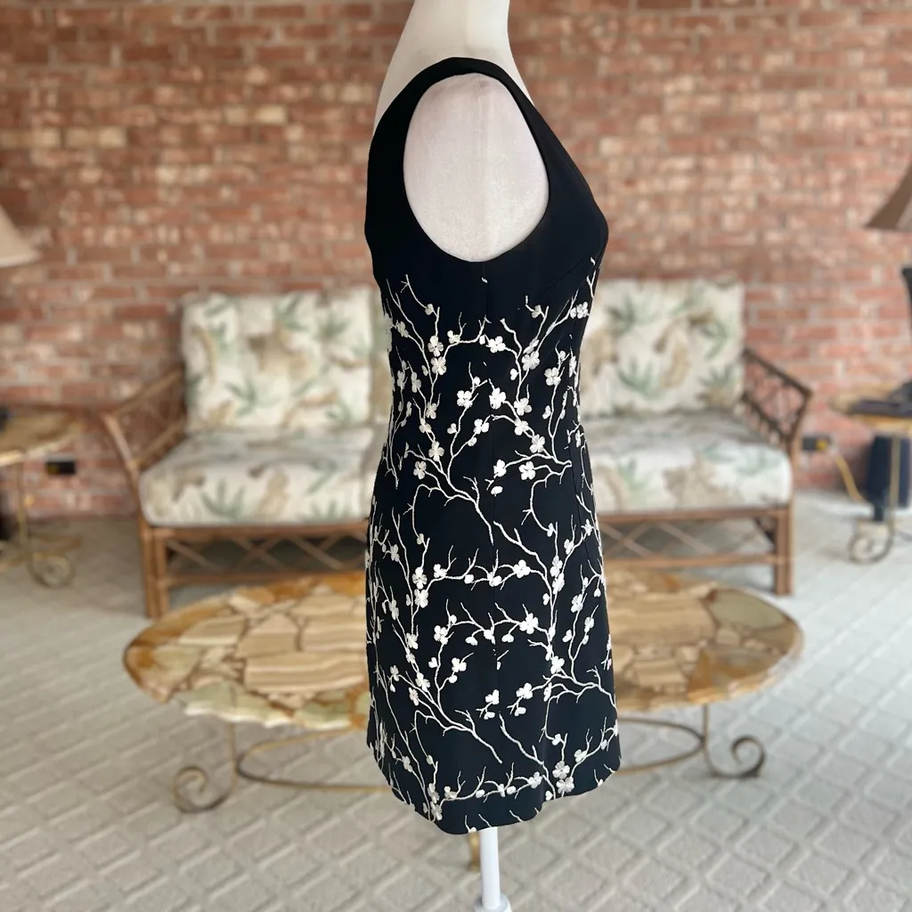 Nicole Miller Dress Black Floral Embroidered Mini V-Neck Sleeveless 6 Party LBD - Image 11