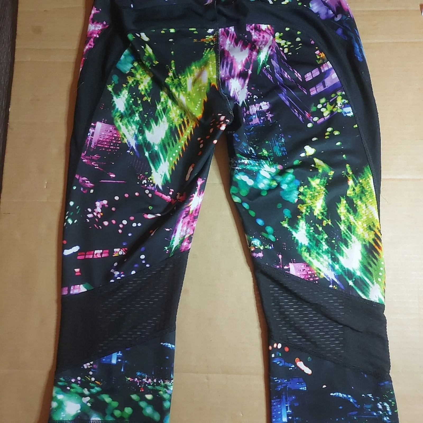 FILA Sport Performance City Lights Multi-color Mesh Capri Leggings S Activewear - Image 3