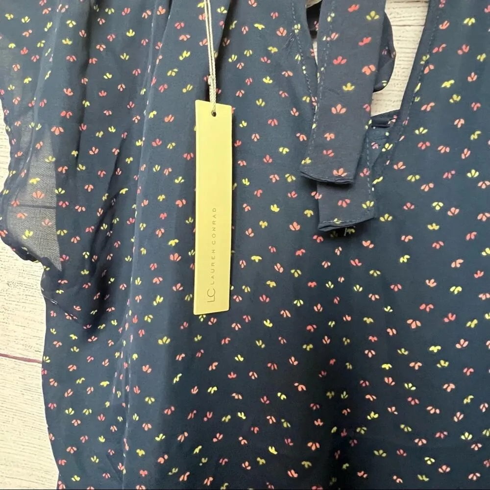 Lauren Conrad Womens Pleated Neck Tie back Short Sleeve Blouse Sz M Size M - Image 4