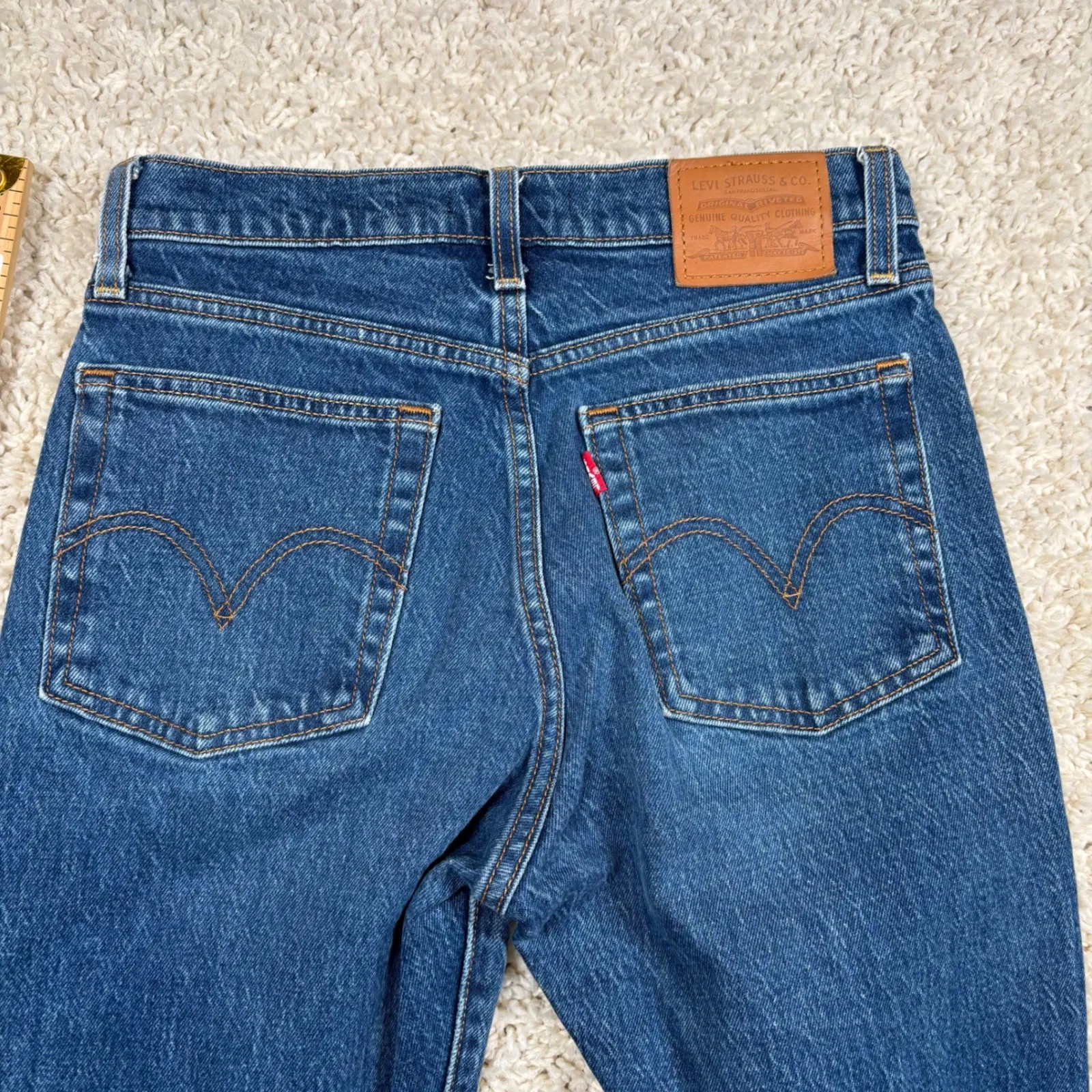 Levi's Premium Wedgie Straight Jeans Dark Wash Button Fly Women's Size 25 - Image 10