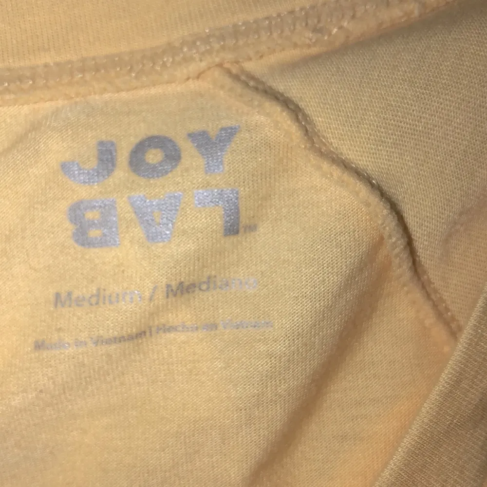 JOYLAB size medium yellow open back athletic top - Image 4