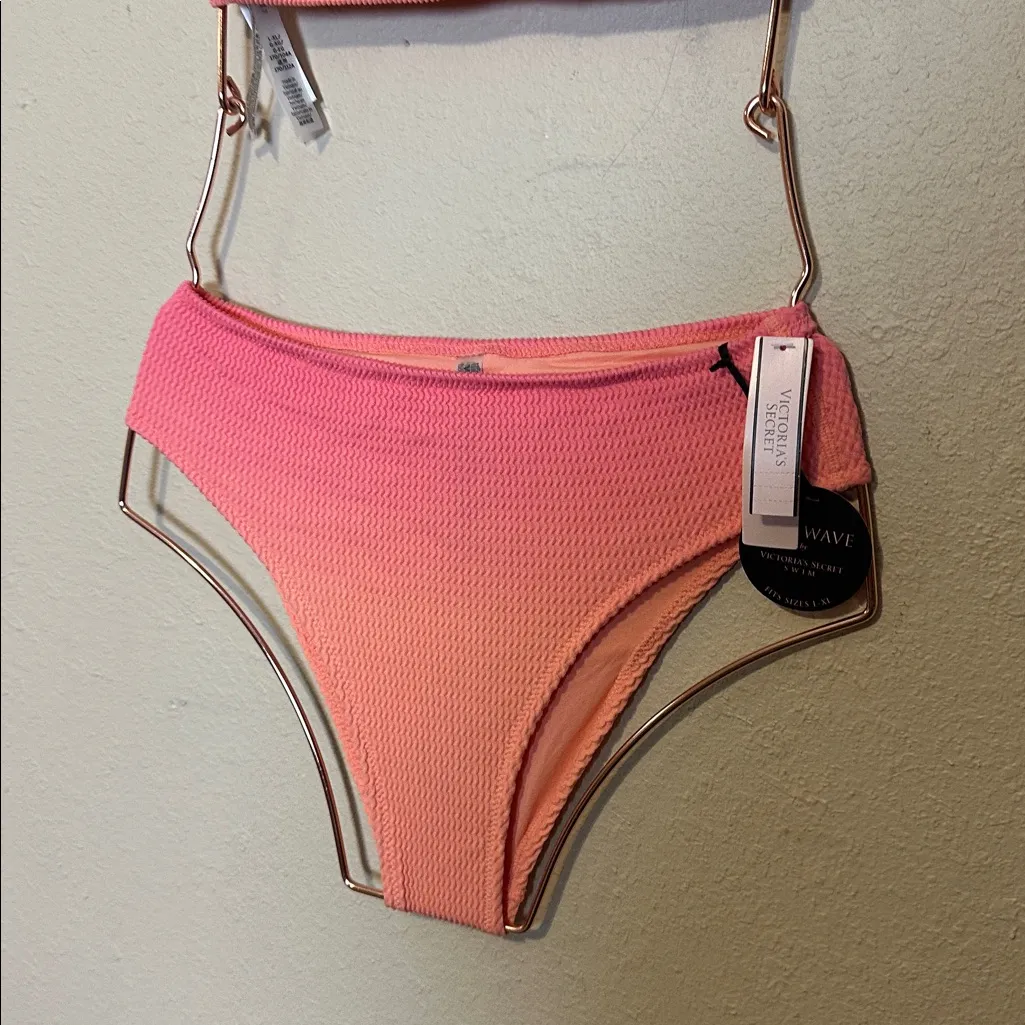 Victoria’s Secret The Wave‎ Scoop Swim Top and High Waist Cheeky Bottoms - Image 5