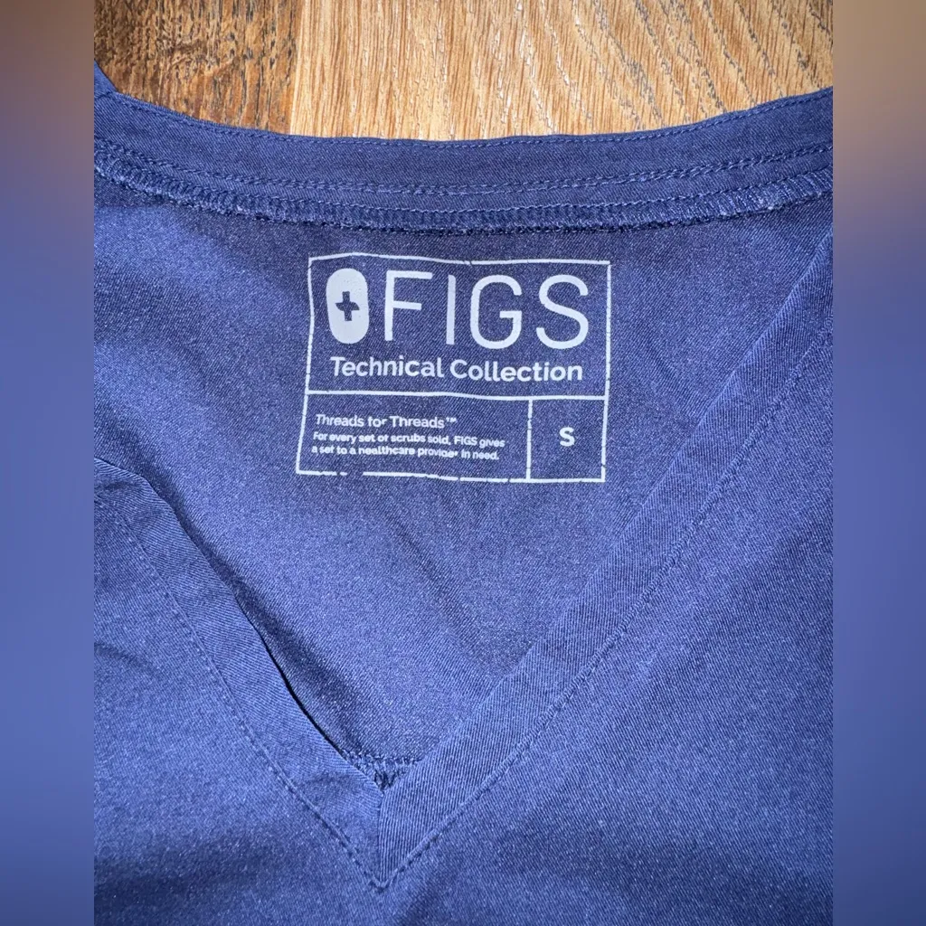 Figs Electric Blue V-Neck Scrub Top - Image 4
