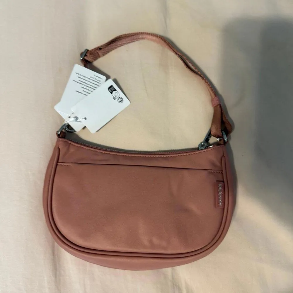 Lululemon City Essentials Mini Shoulder Bag 1L - Image 2