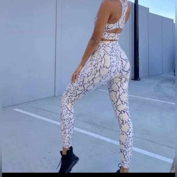 Anthropologie all fenix White Size 4 - Image 2