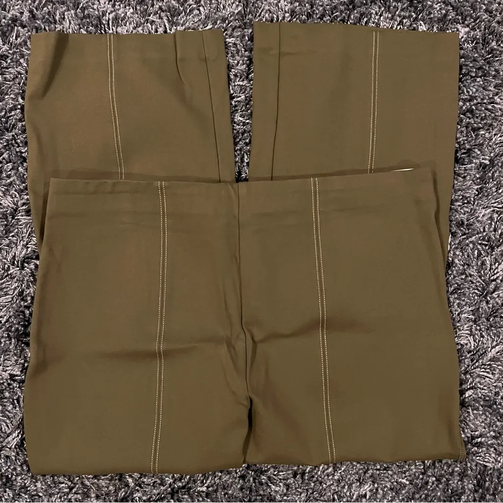 🌸ANTHROPOLOGY GREEN ESSENTIAL CROPPED FLARE PANTS SIZE XL🌸 - Image 2