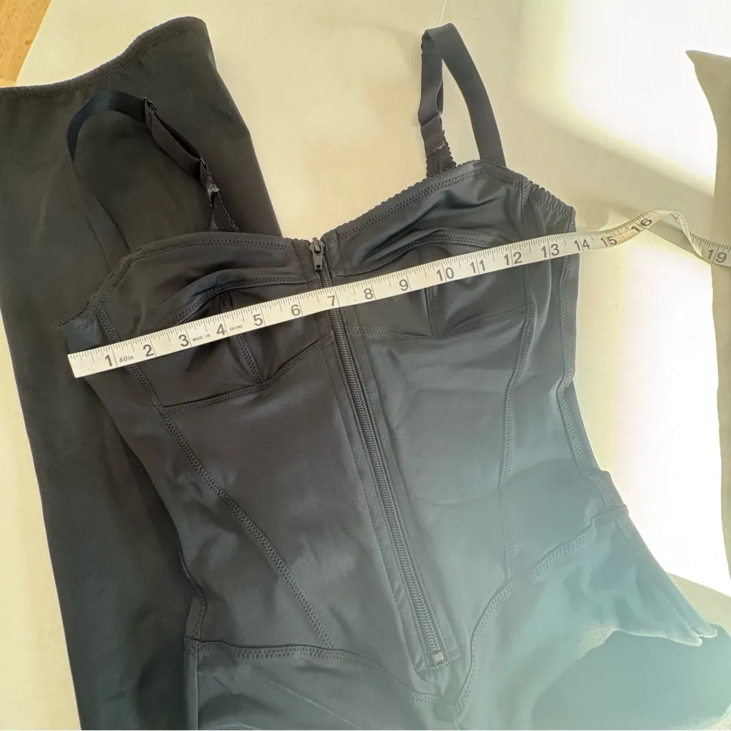 NWT SKIMS Glam Catsuit onyx black small - Image 13