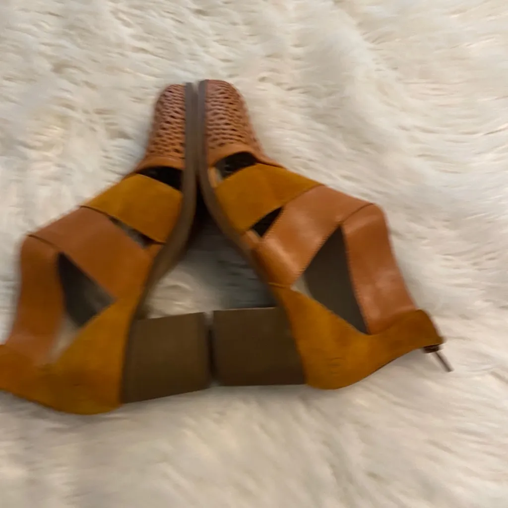 CASTA Stylish Mustard Ankle Boots for Women size 38 (7.5) BNWOT - Image 9