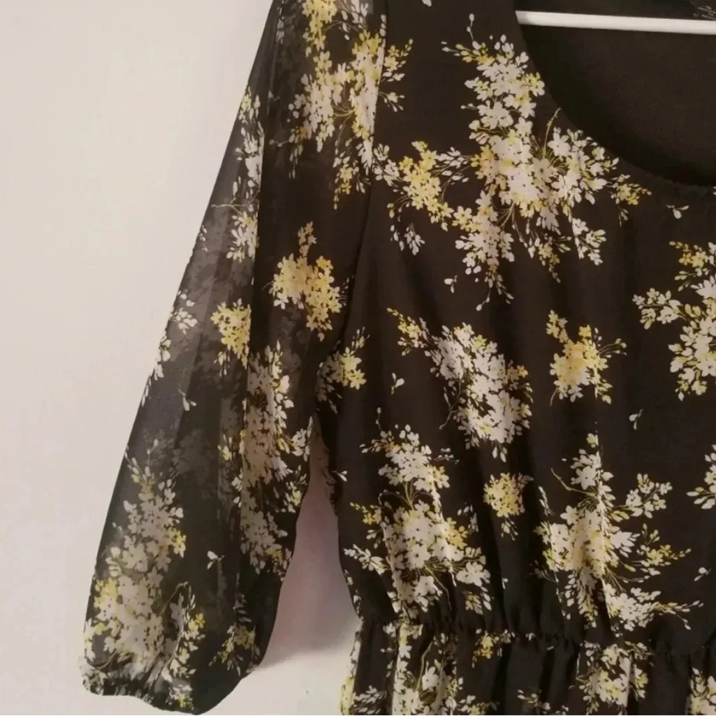 Espresso Black & Yellow Floral Long Sleeve Dress Size Small - Image 4