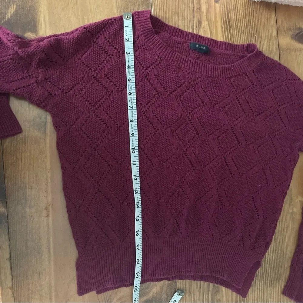 Burgundy Lightweight Sweater Waist Cut Size Medium - Image 5