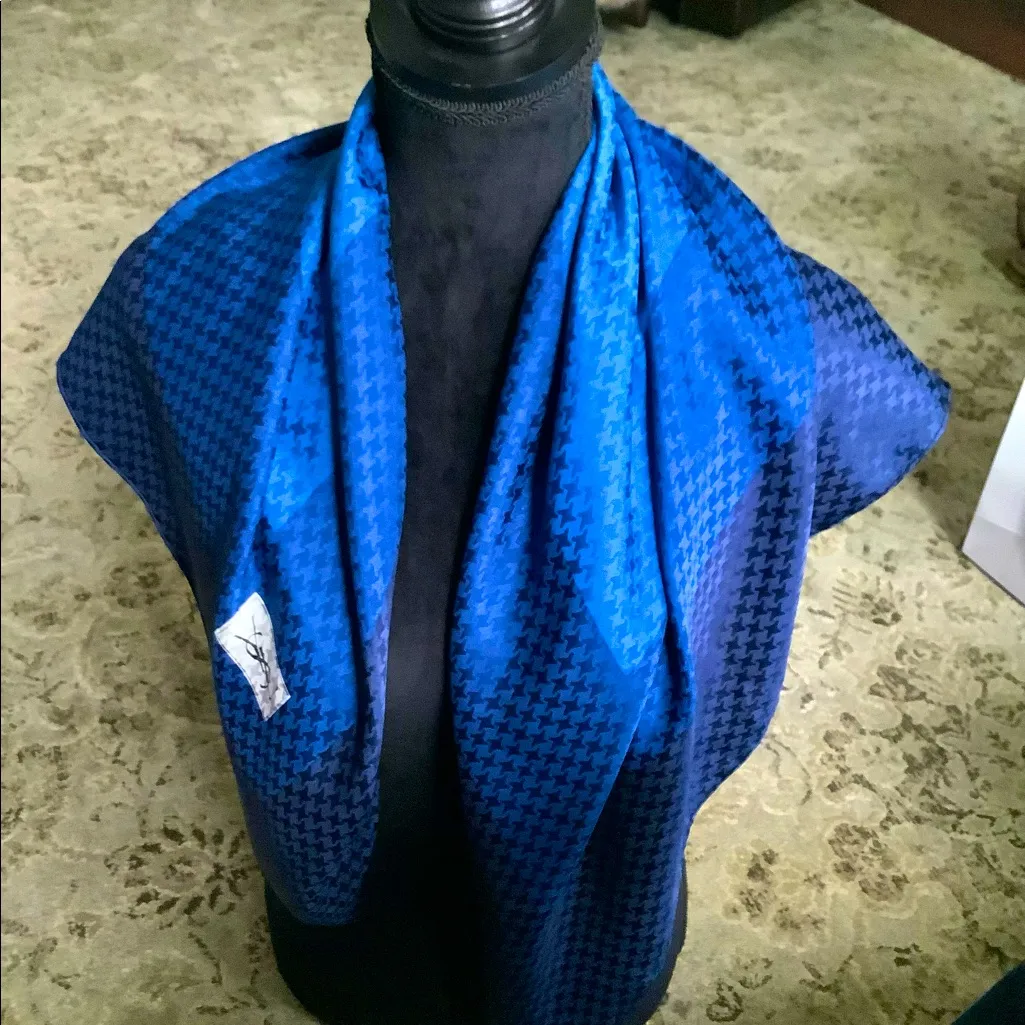 Authentic Yves Saint Laurent silk scarf 💙💙💙 FREE SHIP❣️ - Image 5