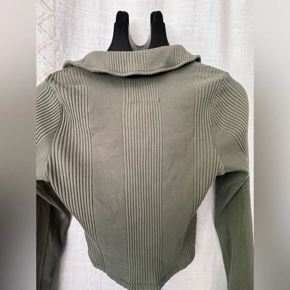 Aerie Cropped Ribbed Polo Style Long Sleeve Army Green color size large - Image 3