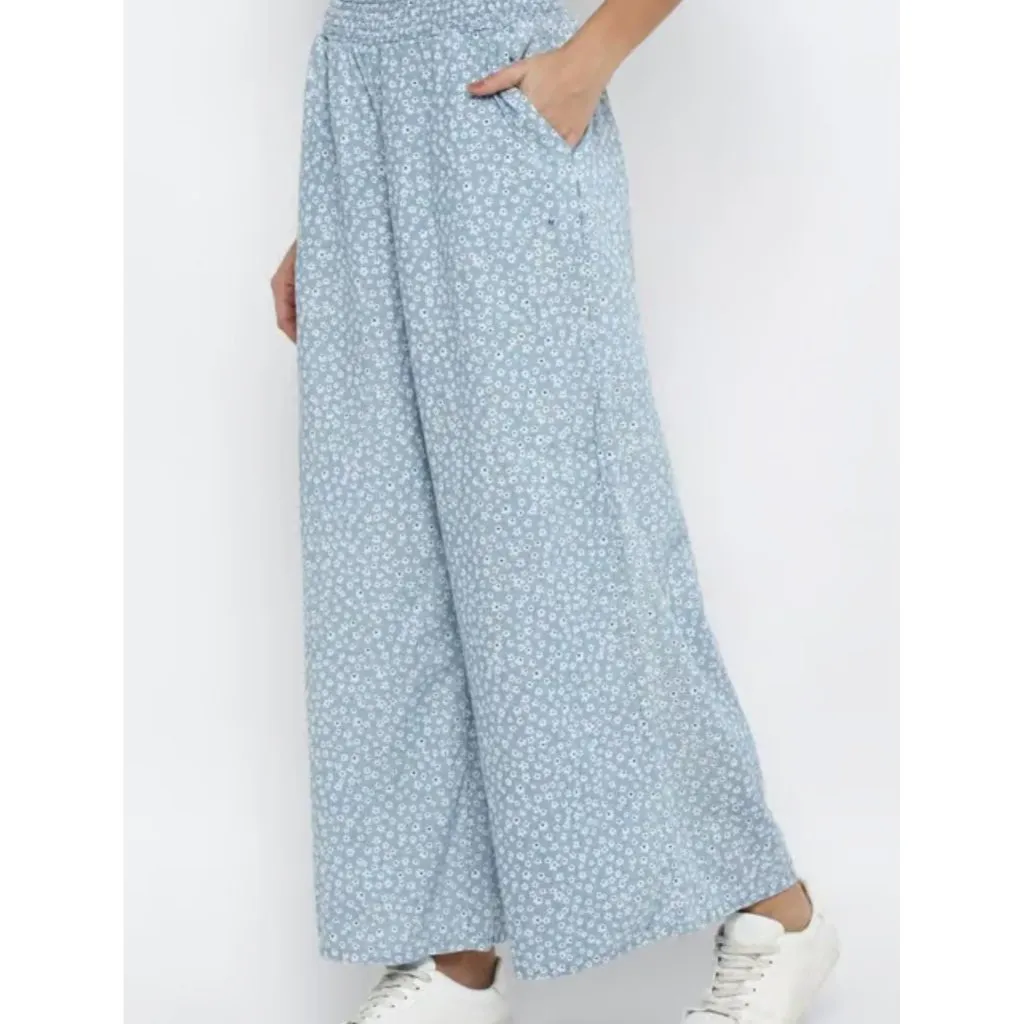 American Eagle Blue Floral Wide Leg Pants Cotton Smocked Waist Size Medium - Image 2