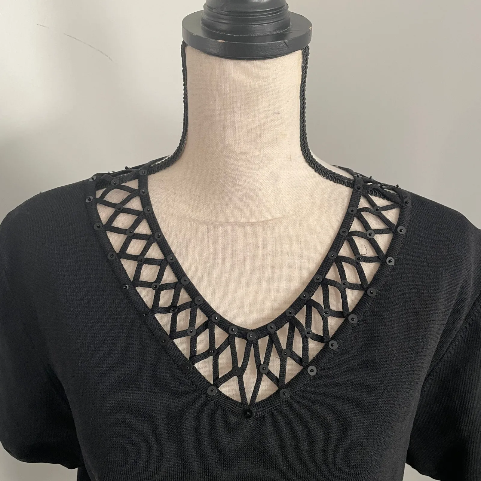 Alfred Dunner Black Short Sleeve V Neck Embellished Sequin Knit Top Women's L - Image 3