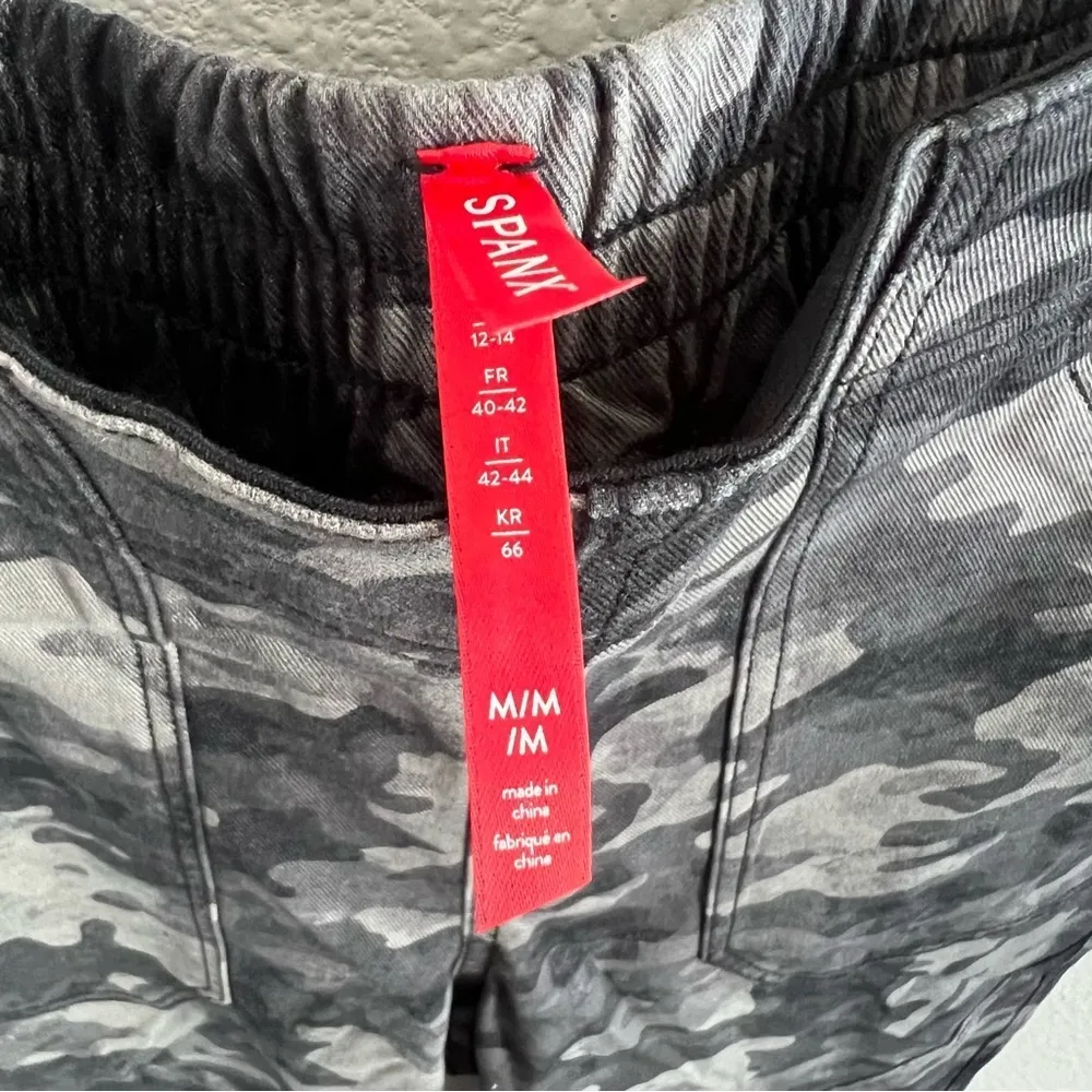 NWT SPANX Twill Cargo Jogger Blackwash Camo Medium - Image 14